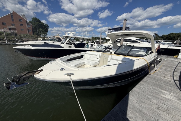 31ft Sea Ray Yacht For Sale