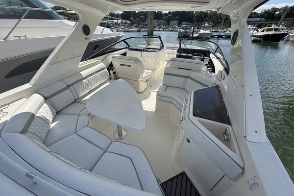 31ft Sea Ray Yacht For Sale