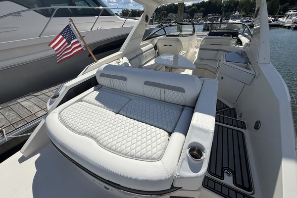 31ft Sea Ray Yacht For Sale