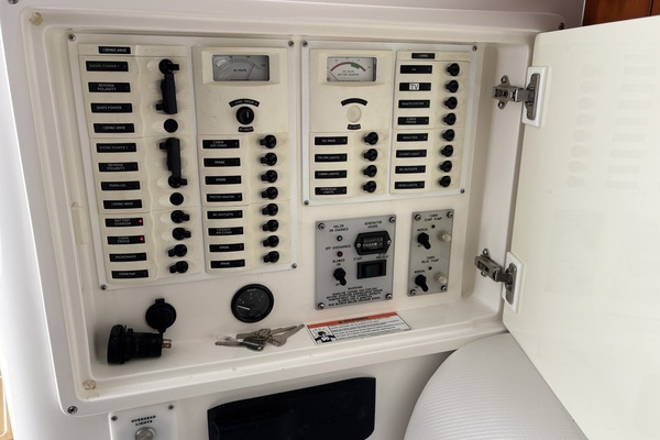 37ft Intrepid Yacht For Sale