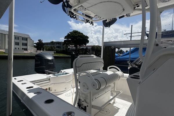 24ft Everglades Yacht For Sale