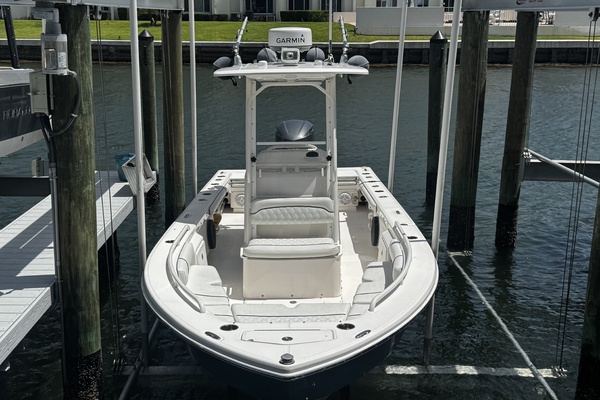 24ft Everglades Yacht For Sale
