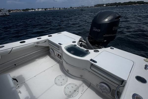 24ft Everglades Yacht For Sale