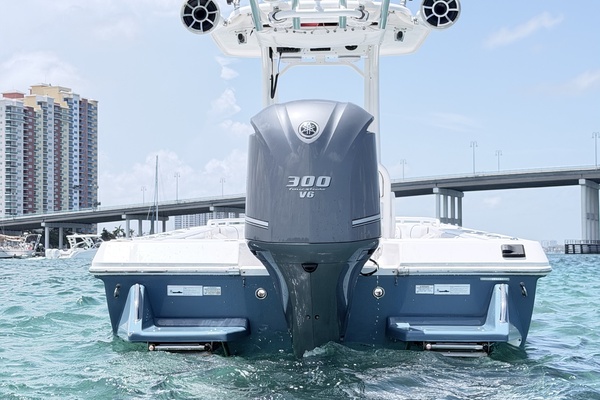 24ft Everglades Yacht For Sale