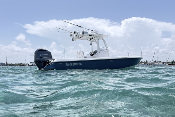 24ft Everglades Yacht For Sale