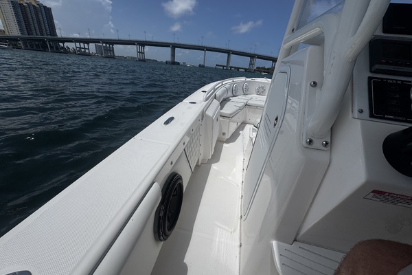 24ft Everglades Yacht For Sale
