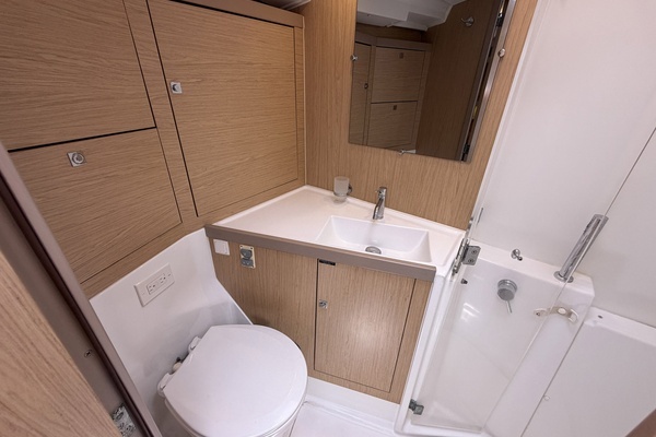 2017 Beneteau 45