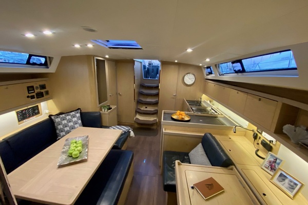45ft Beneteau Yacht For Sale