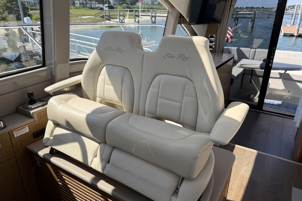 2017 Sea Ray 46