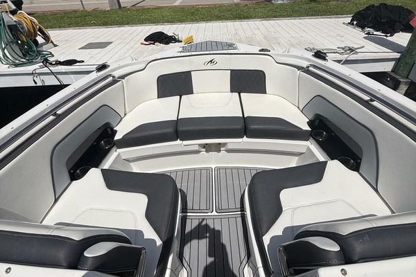 26ft Monterey Yacht For Sale