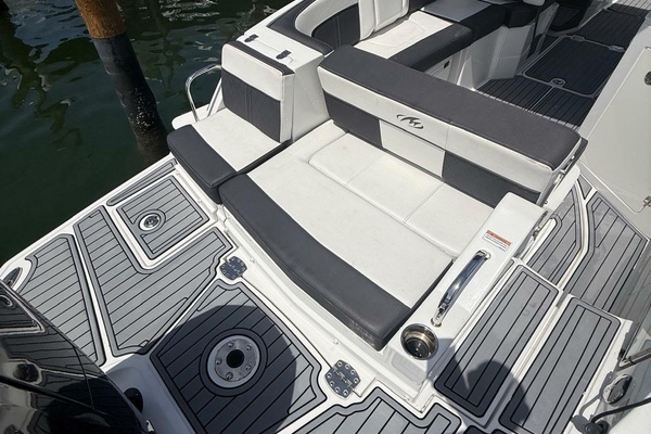 26ft Monterey Yacht For Sale