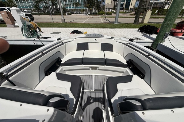 26ft Monterey Yacht For Sale