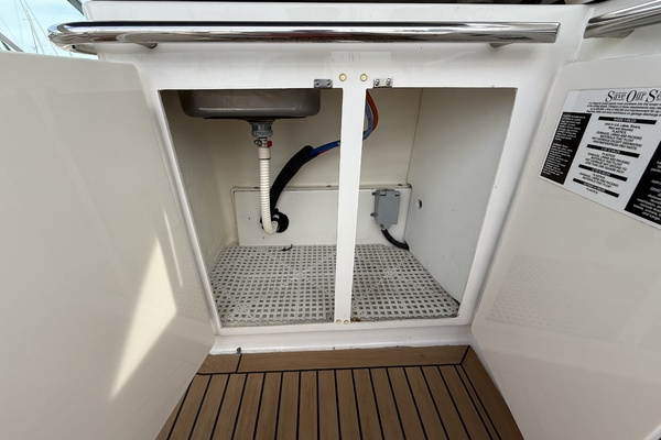 Take Five 37ft Sea Ray Yacht For Sale