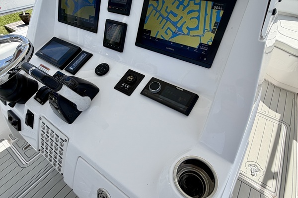 Intrepid 327 Cuddy 2020 Yacht For Sale