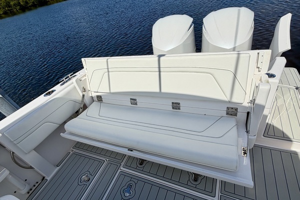 Intrepid 327 Cuddy 2020 Yacht For Sale