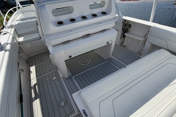Intrepid 327 Cuddy 2020 Yacht For Sale