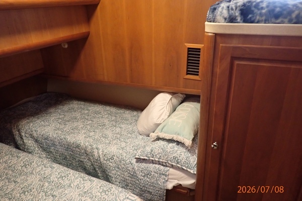 2004 Mainship 40