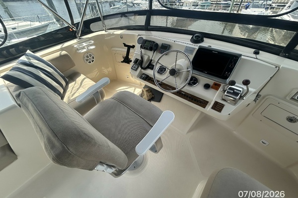 2004 Mainship 40
