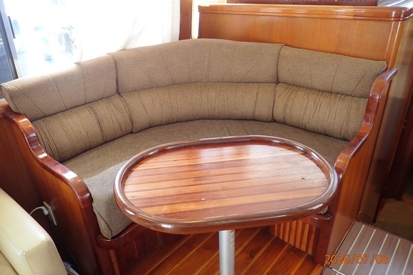 2004 Mainship 40