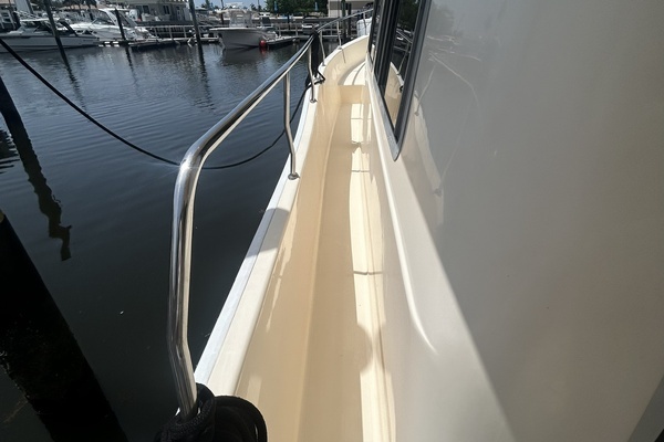 2004 Mainship 40