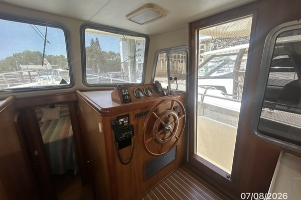 2004 Mainship 40