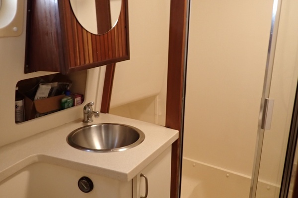 2004 Mainship 40