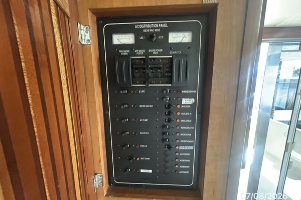 2004 Mainship 40
