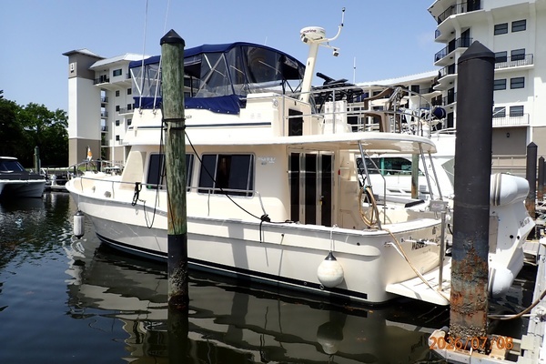 2004 Mainship 40