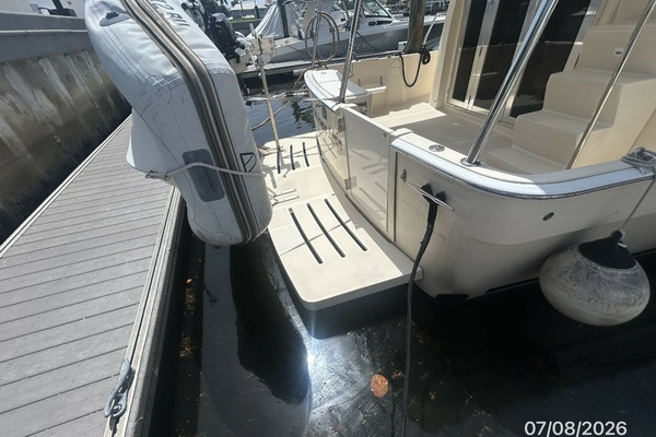 2004 Mainship 40