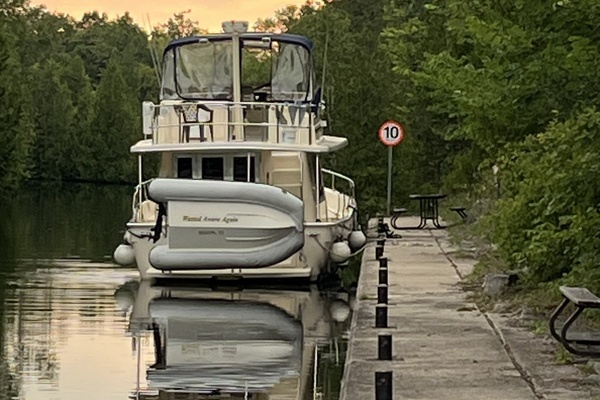 2004 Mainship 40