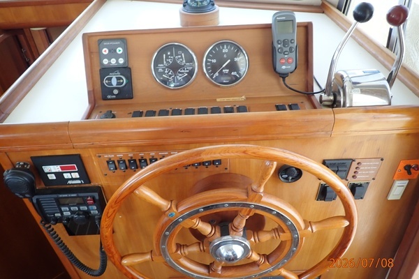 2004 Mainship 40