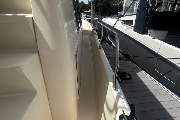 2004 Mainship 40