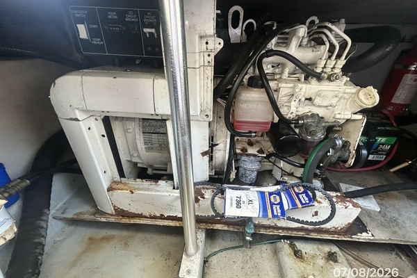 2004 Mainship 40