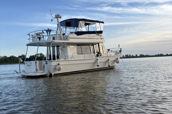 2004 Mainship 40