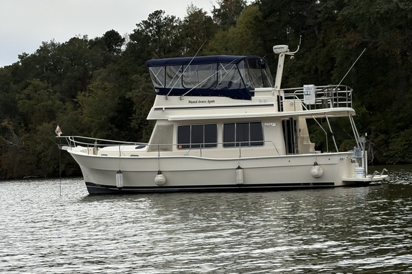 2004 Mainship 40