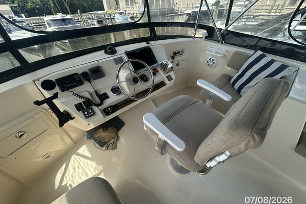 2004 Mainship 40