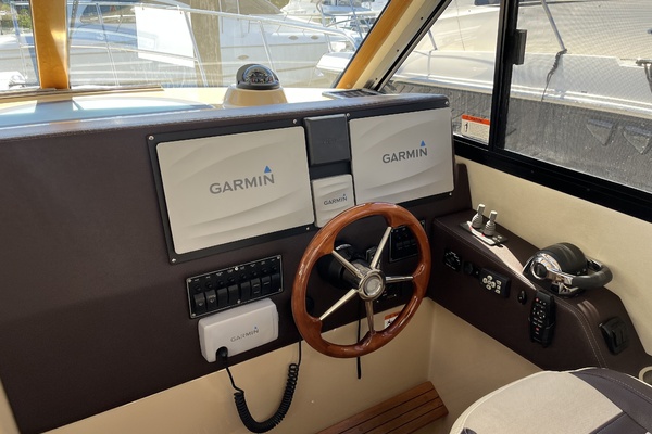 30ft Cutwater Yacht For Sale