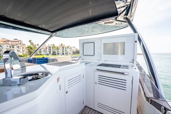 2025 Sunseeker 76