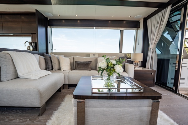 2025 Sunseeker 76