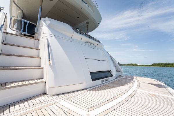 2025 Sunseeker 76