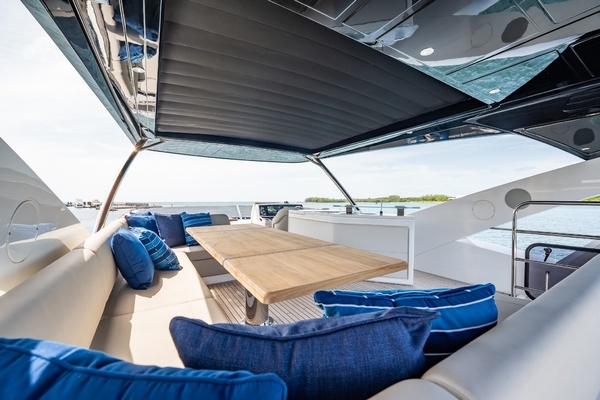 2025 Sunseeker 76