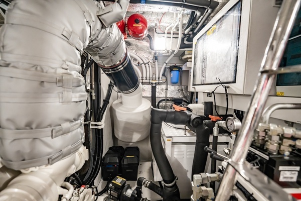 2025 Sunseeker 76