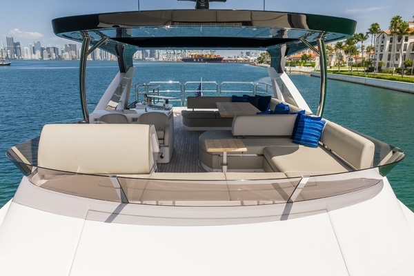 2025 Sunseeker 76