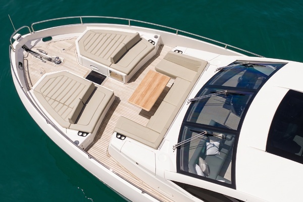 2025 Sunseeker 76