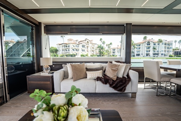 2025 Sunseeker 76