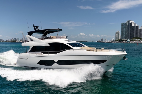 2025 Sunseeker 76