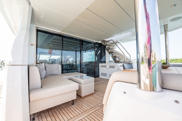 2025 Sunseeker 76