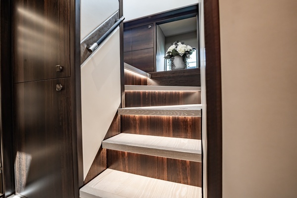 2025 Sunseeker 76
