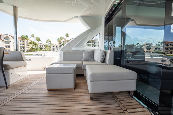 2025 Sunseeker 76