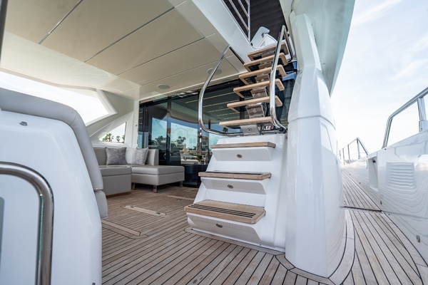 2025 Sunseeker 76